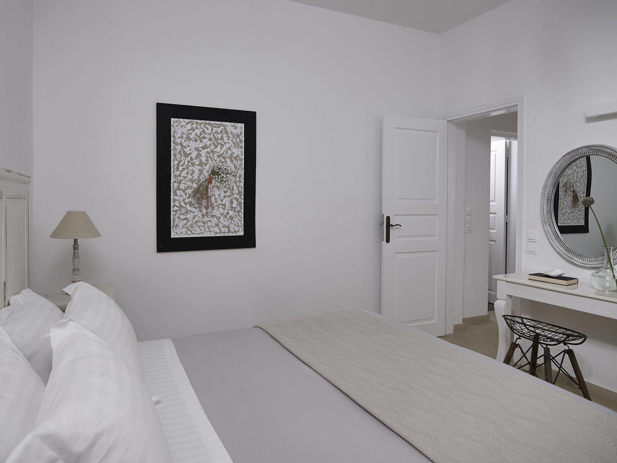 Mythique Villas & Suites Oía Exterior photo